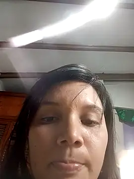Snapshot of Emileya_27 chatting on 5, 10, 2025 Emileya 27 online show from 5, 10, 2025