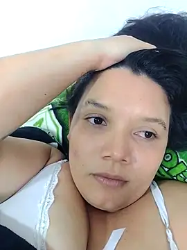 Snapshot of Emileya_27 chatting on 11, 10, 2025 Emileya 27 online show from 11, 10, 2025