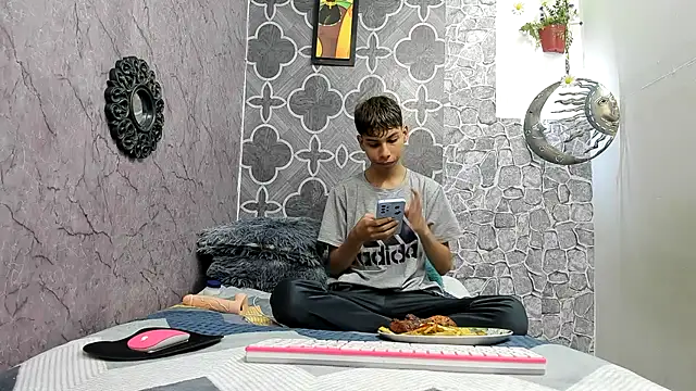 sexyboys cutex18 online show from 21, 12, 2025