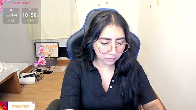 LoveLyy- online show from 2, 6, 2026