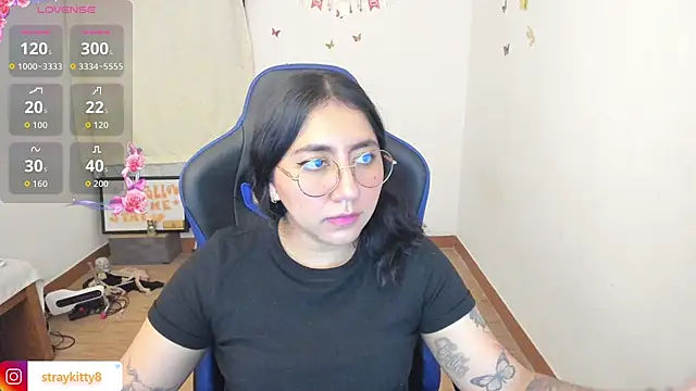 Snapshot of LoveLyy- chatting on 30, 7, 2026 LoveLyy- online show from 30, 7, 2026
