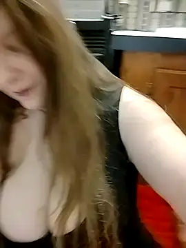 Snapshot of AugustRayn chatting on 3, 5, 2026 AugustRayn online show from 3, 5, 2026