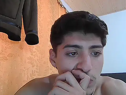 Snapshot of JULIANGREY chatting on 5, 10, 2025 JULIANGREY online show from 5, 10, 2025