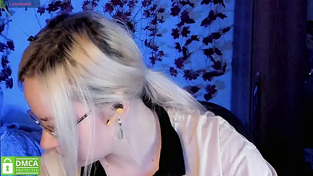 Snapshot of HoneyDazzle chatting on 21, 11, 2025 HoneyDazzle online show from 21, 11, 2025