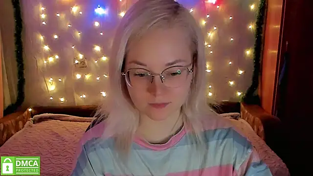 Snapshot of HoneyDazzle chatting on 27, 11, 2025 HoneyDazzle online show from 27, 11, 2025