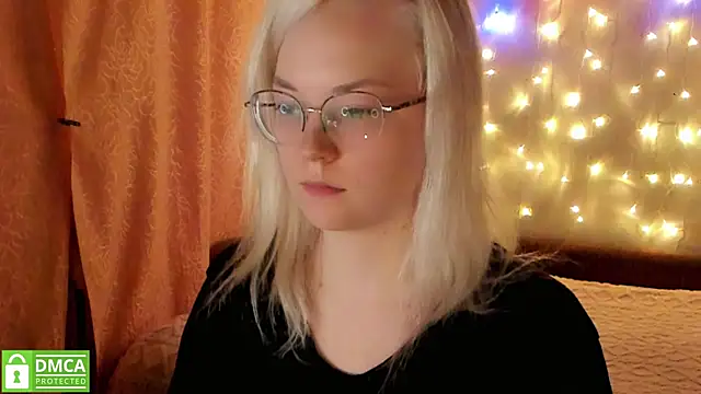 Snapshot of HoneyDazzle chatting on 28, 11, 2025 HoneyDazzle online show from 28, 11, 2025