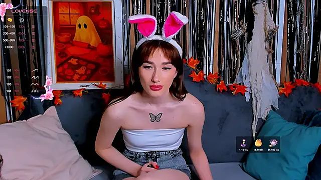 Olivia Grantt online show from 30, 10, 2025