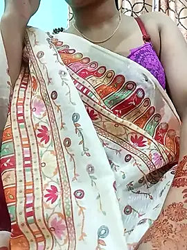 Snapshot of daisy-03 chatting on 28, 10, 2025 daisy-03 online show from 28, 10, 2025