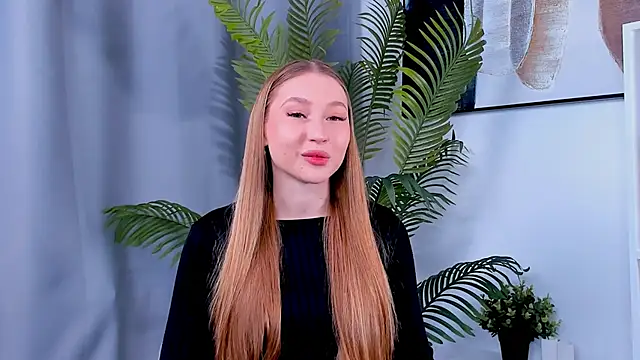 Snapshot of EliseHopper chatting on 8, 10, 2025 EliseHopper online show from 8, 10, 2025