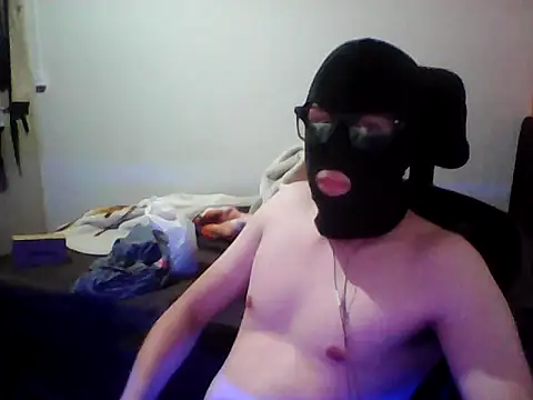 Snapshot of Luis_Switch_ chatting on 7, 10, 2025 Luis Switch online show from 7, 10, 2025