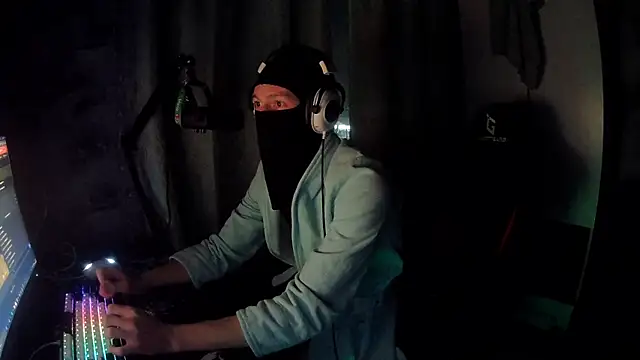 suicdemask online show from 19, 2, 2026