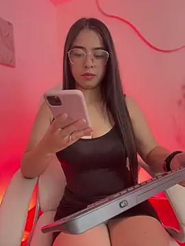 Snapshot of Iam_Valentinaaa chatting on 8, 10, 2025 Iam Valentinaaa online show from 8, 10, 2025