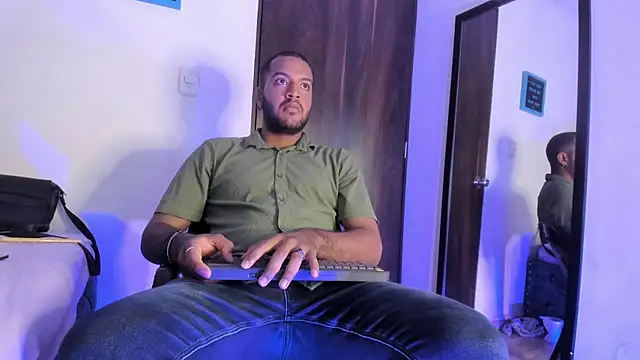 Dann 17  online show from 1, 11, 2025