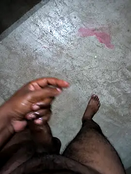 Snapshot of Bull_For_Cuckold_Realmeet chatting on 20, 10, 2025 Bull For Cuckold Realmeet online show from 20, 10, 2025