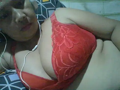 xxxsuckyourdick4u online show from 14, 4, 2026