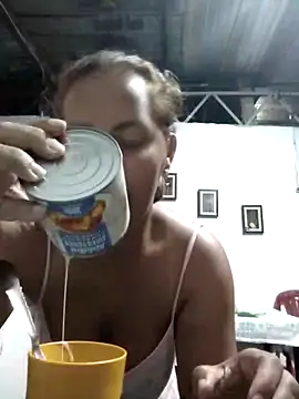Snapshot of HousedDulse chatting on 8, 10, 2025 HousedDulse online show from 8, 10, 2025