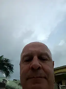 Snapshot of rudy-kralik chatting on 21, 12, 2025 rudy-kralik online show from 21, 12, 2025