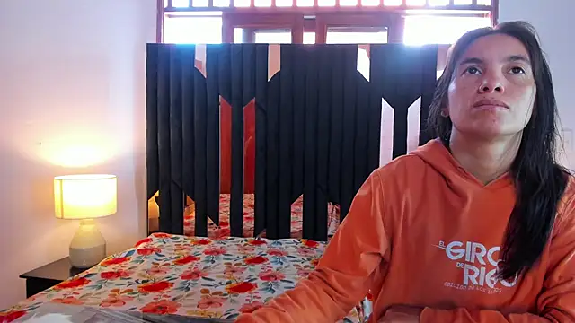 Sofy and Mia online show from 18, 12, 2025