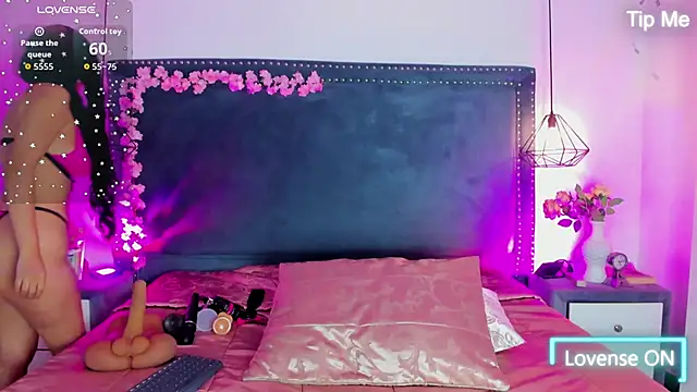 Emma Saylor online show from 16, 10, 2025