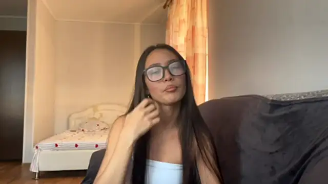 Snapshot of KamilahArcilla chatting on 11, 10, 2025 KamilahArcilla online show from 11, 10, 2025