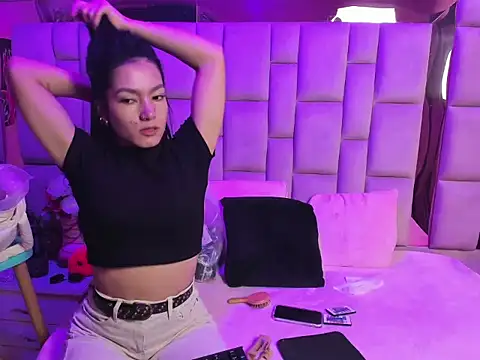 Gisell Squirt  online show from 19, 11, 2025