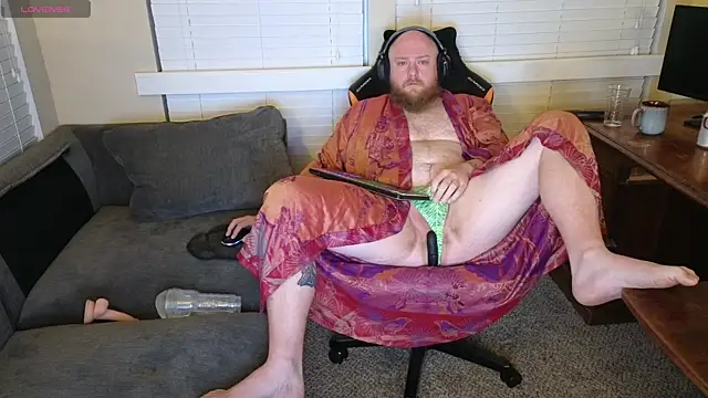 Snapshot of theballboy1 chatting on 28, 4, 2026 theballboy1 online show from 28, 4, 2026