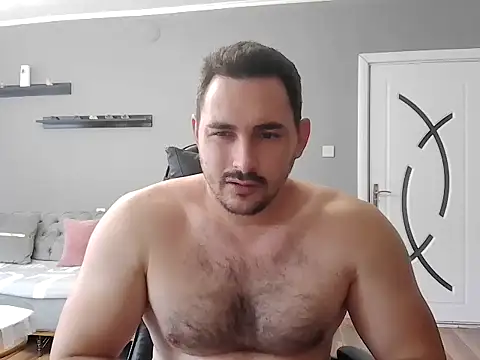 Snapshot of mastermute chatting on 8, 10, 2025 mastermute online show from 8, 10, 2025