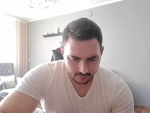 Snapshot of mastermute chatting on 13, 11, 2025 mastermute online show from 13, 11, 2025