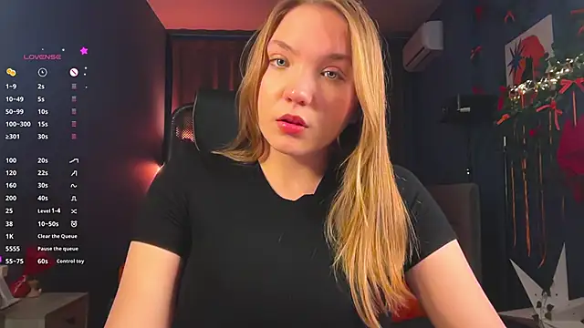 Snapshot of RebeccaEglitis chatting on 7, 5, 2026 RebeccaEglitis online show from 7, 5, 2026