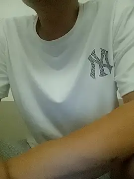 Snapshot of joneslau88 chatting on 11, 10, 2025 joneslau88 online show from 11, 10, 2025