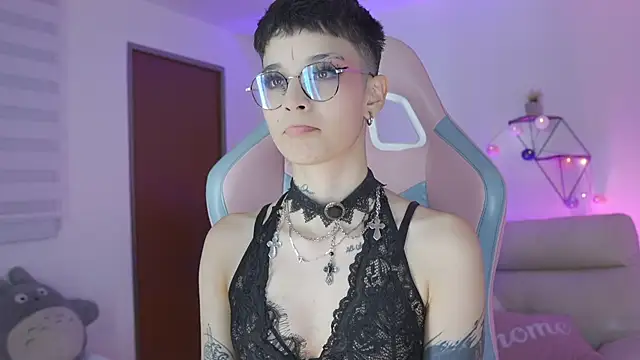 Giia Moretti  online show from 7, 11, 2025