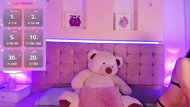 Naya Velvet online show from 13, 11, 2025