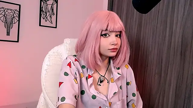 Snapshot of EmuOtori chatting on 10, 10, 2025 EmuOtori online show from 10, 10, 2025