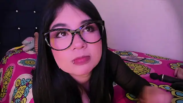 Lilith salvatoree online show from 4, 11, 2025