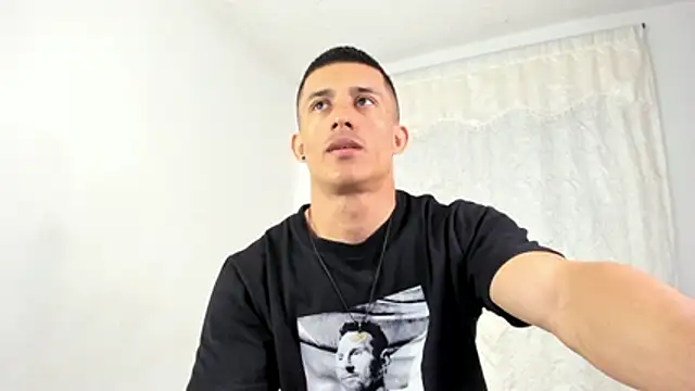 Snapshot of Muscle_man07 chatting on 18, 11, 2025 Muscle man07 online show from 18, 11, 2025