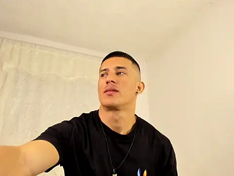 Snapshot of Muscle_man07 chatting on 26, 11, 2025 Muscle man07 online show from 26, 11, 2025