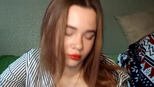 Snapshot of QuiveredFrown chatting on 11, 10, 2025 QuiveredFrown online show from 11, 10, 2025