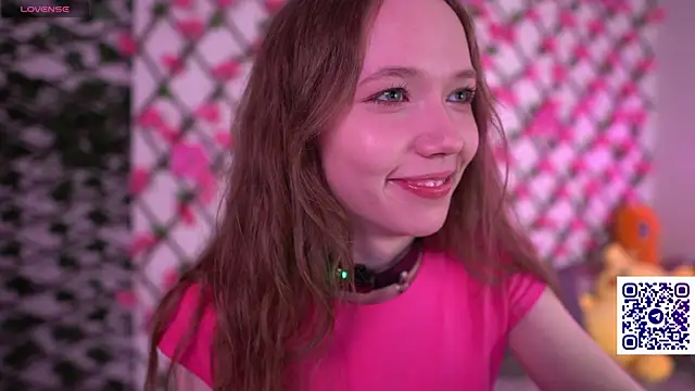 Snapshot of Petite_Polly chatting on 10, 10, 2025 Petite Polly online show from 10, 10, 2025