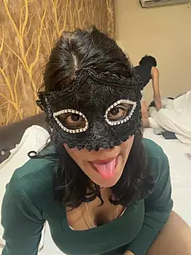 Lovebirdss online show from 24, 2, 2026