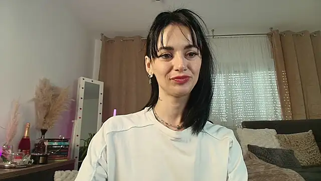 Snapshot of JacquelineHex chatting on 5, 7, 2026 JacquelineHex online show from 5, 7, 2026