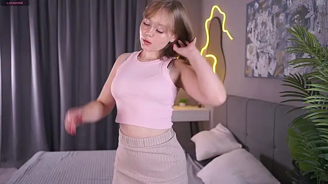 lorapalmerry online show from 12, 10, 2025