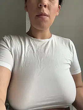 ClaraPasssion online show from 4, 2, 2026