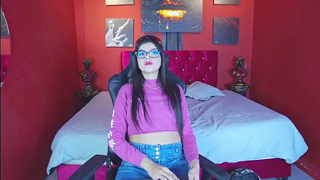 Aranzza Ross online show from 5, 11, 2025