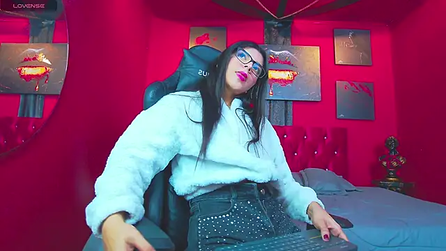 Aranzza Ross online show from 26, 11, 2025