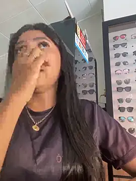 Snapshot of oralin chatting on 23, 10, 2025 oralin online show from 23, 10, 2025