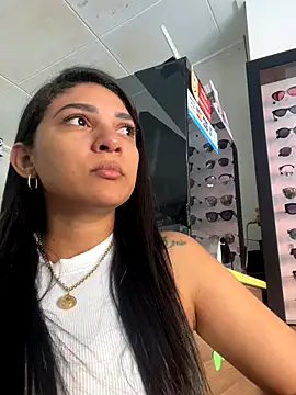 Snapshot of oralin chatting on 25, 10, 2025 oralin online show from 25, 10, 2025