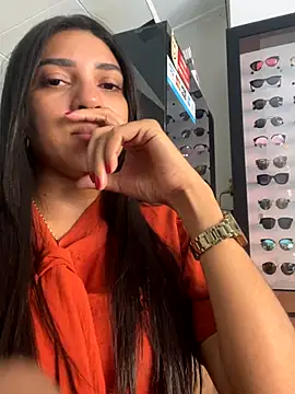 Snapshot of oralin chatting on 28, 10, 2025 oralin online show from 28, 10, 2025