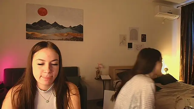 MayaGlow online show from 6, 1, 2026