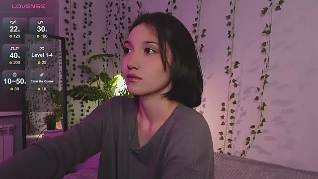 Snapshot of GentleMusee chatting on 12, 11, 2025 GentleMusee online show from 12, 11, 2025