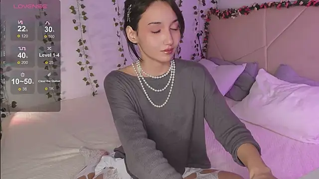 Snapshot of GentleMusee chatting on 25, 11, 2025 GentleMusee online show from 25, 11, 2025